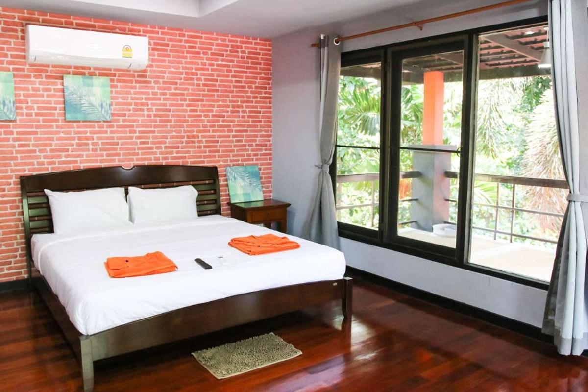 Tiger Hillside Hotel Phuket Exterior foto