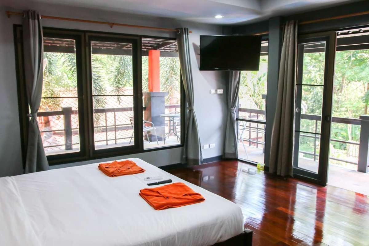 Tiger Hillside Hotel Phuket Exterior foto
